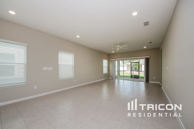 Foto del edificio - 6486 Longleaf Branch Dr