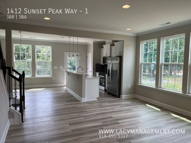 Building Photo - 1412 Sunset Peak Wy