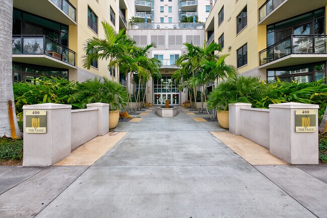 Foto del edificio - 400 4th Ave S