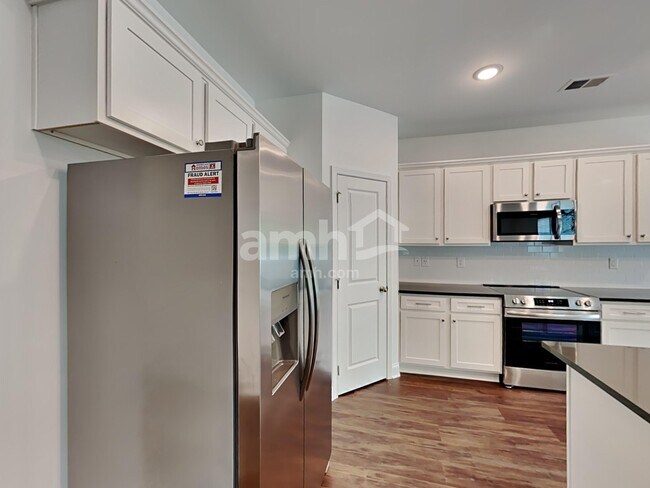 Foto del edificio - 177 Willow Ln