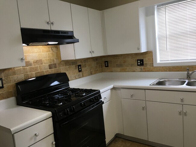Building Photo - 1575 Margate Ct NW