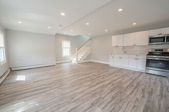 Building Photo - 12 Union Ave