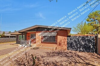 Building Photo - 944 N Catalina Ave