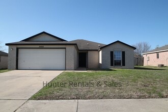 Building Photo - 3400 Lakecrest Dr