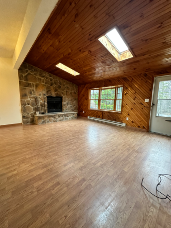 Building Photo - 276 Mountain Rd