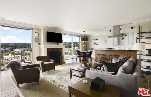 Building Photo - 100 S Doheny Dr