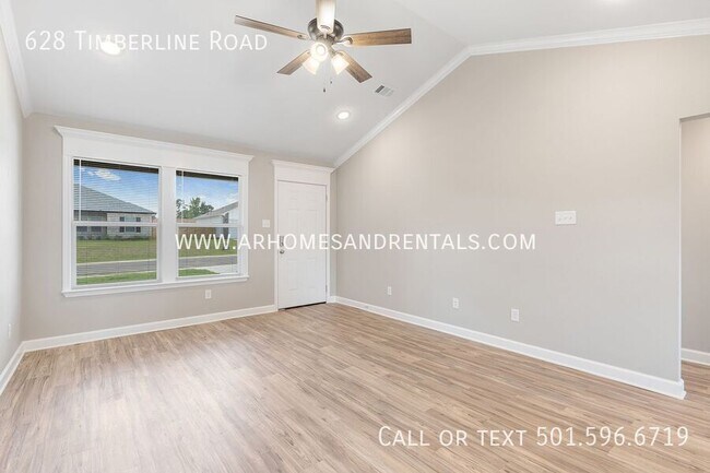 Foto del edificio - 628 Timberline Rd