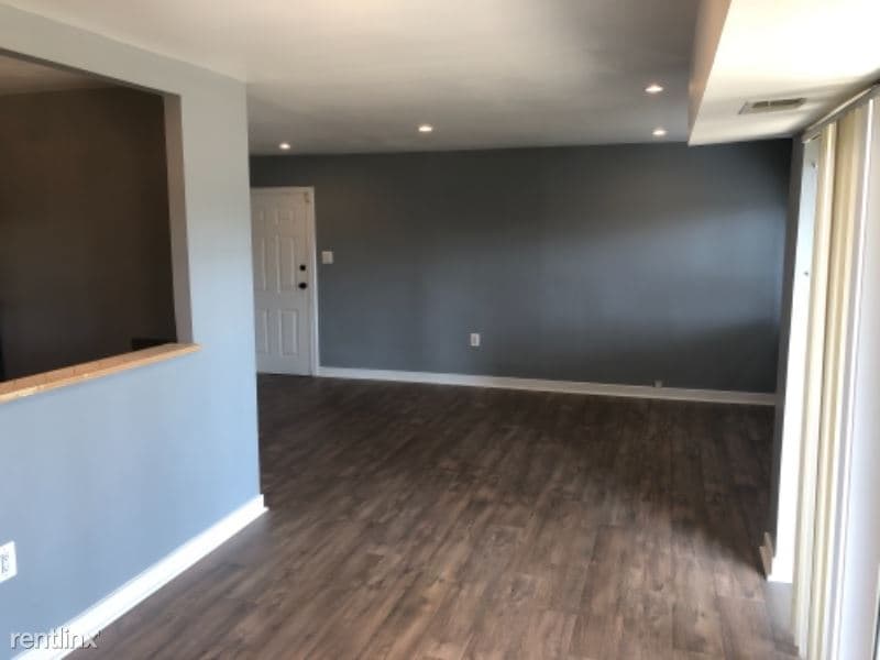 Primary Photo - 3 br, 1 bath Condo - 6304 Hil Mar Dr