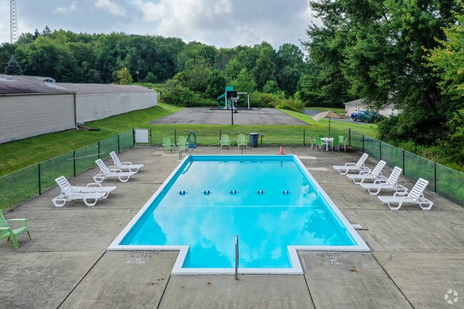 Pool - Hermitage Hills Apartments