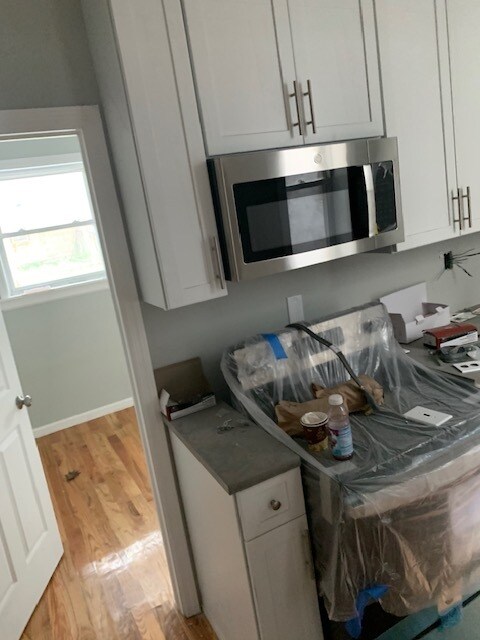 Kitchen - 927 E 213th St