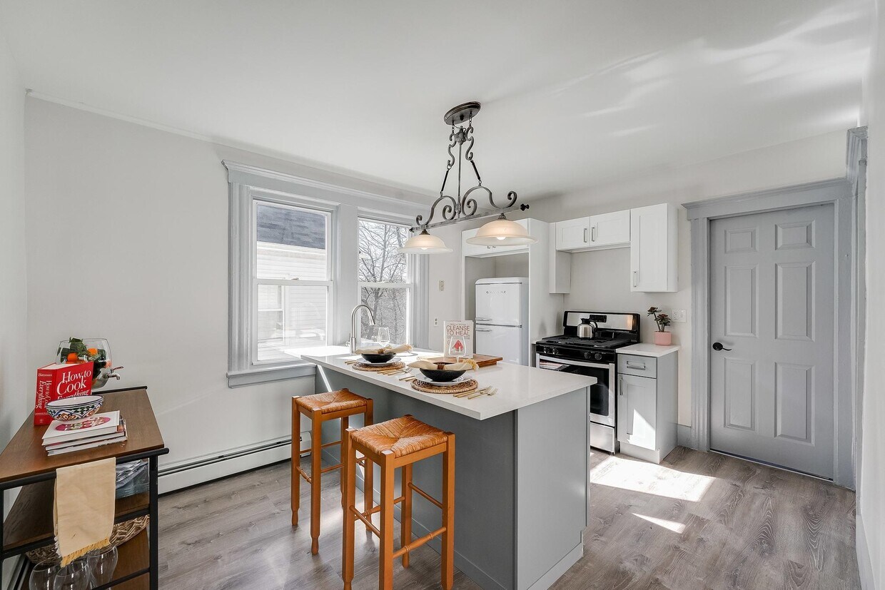 50 E Passaic Ave Unit 2, Bloomfield, NJ 07003 Condo for Rent in Bloomfield, NJ