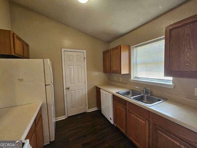 Foto del edificio - 107 Lively Oaks Dr