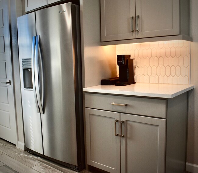 Foto del edificio - 5128 E Coolbrook Ave