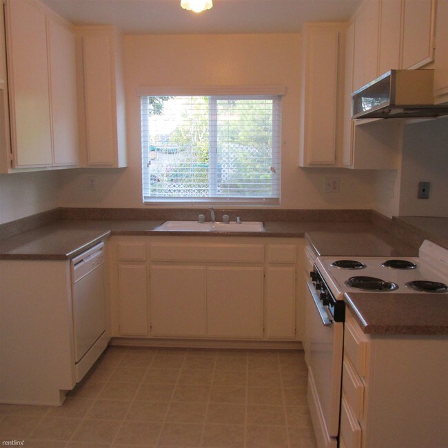 Foto del edificio - 1 br, 1 bath  - 34012 Selva Rd Unit 11 11
