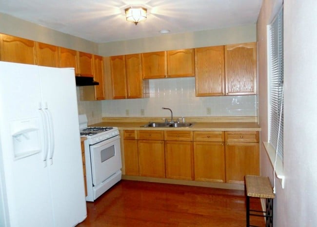Building Photo - 713 S Gabriel Dr