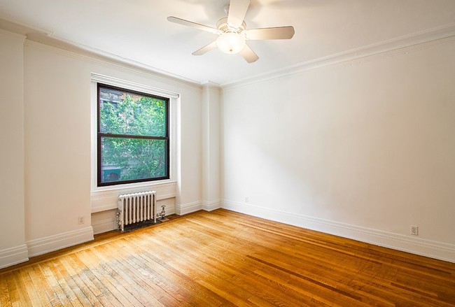 Building Photo - 230 W 105th St
