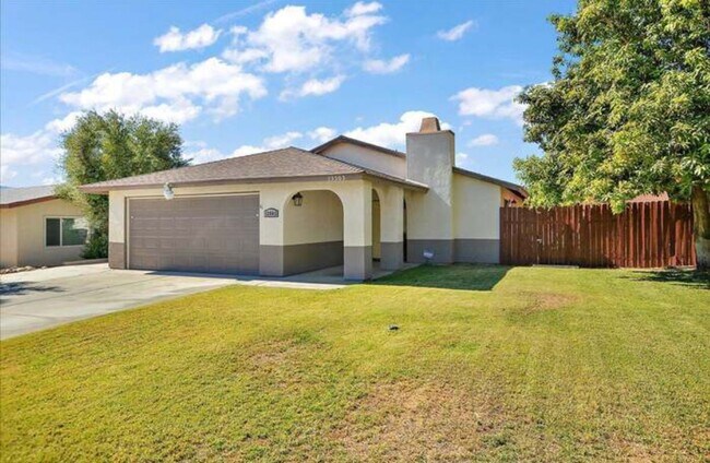 Foto del edificio - AVAILABLE NOW! STUNNING 3 Bed 2 Bath Home ...