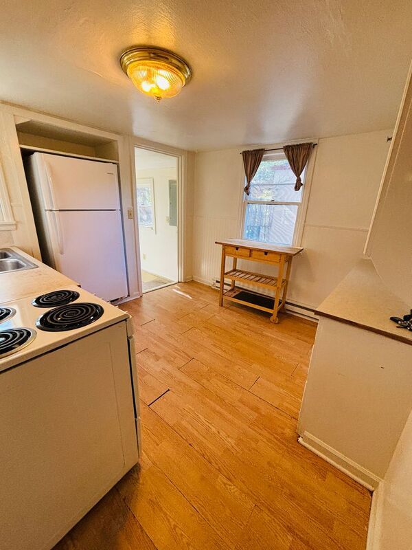 Building Photo - 644 Lesser Dr