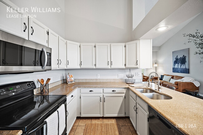 Building Photo - 85-10 Ilex Dr