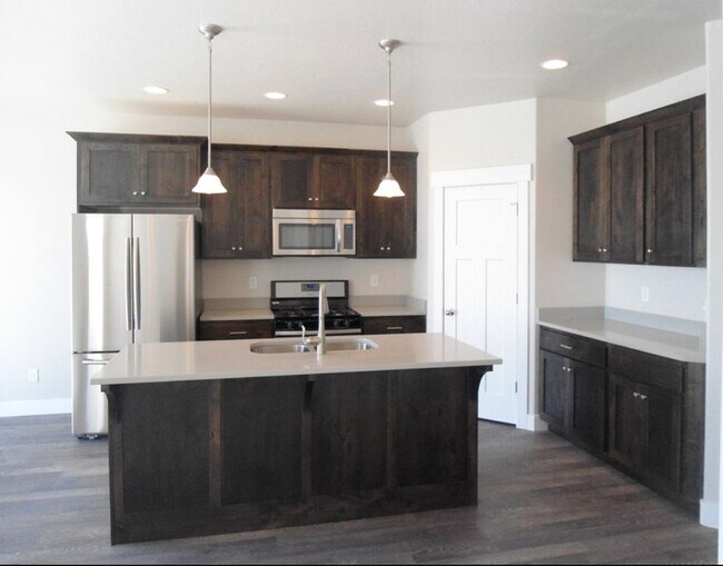 Foto del edificio - 2051 W Fairway Ln