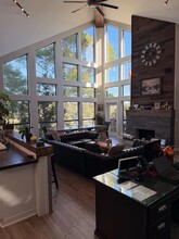 Building Photo - 2413 Crazyhorse Pass