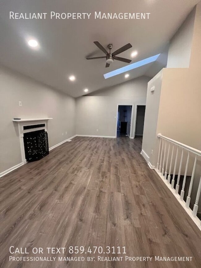 Building Photo - 353 Chase Pl