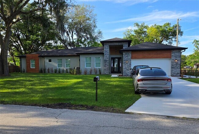 Foto del edificio - 106 Lake Dr