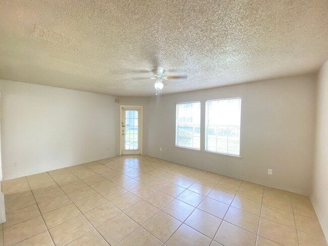 Foto del edificio - 6100 Westgate Dr