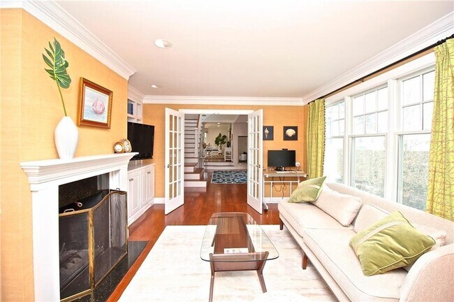 Foto del edificio - 190 Coggeshall Ave