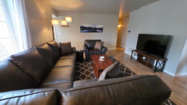 Foto del edificio - 3018 W Villard St