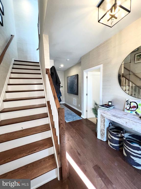 Foto del edificio - 1751 McKenna Point Dr