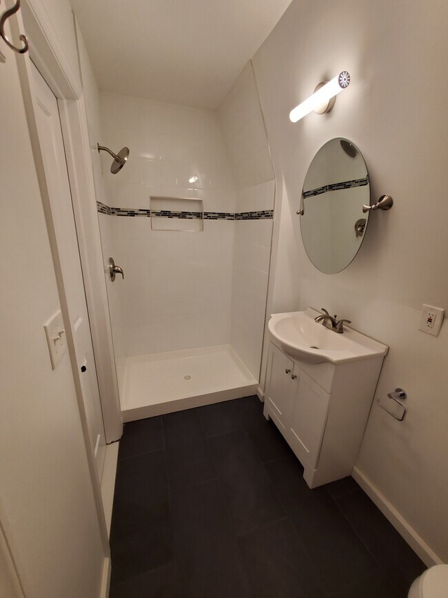 2nd Bathroom - 388 Fairmount Ave