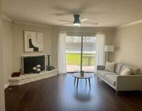 Building Photo - 14515 Wunderlich Dr