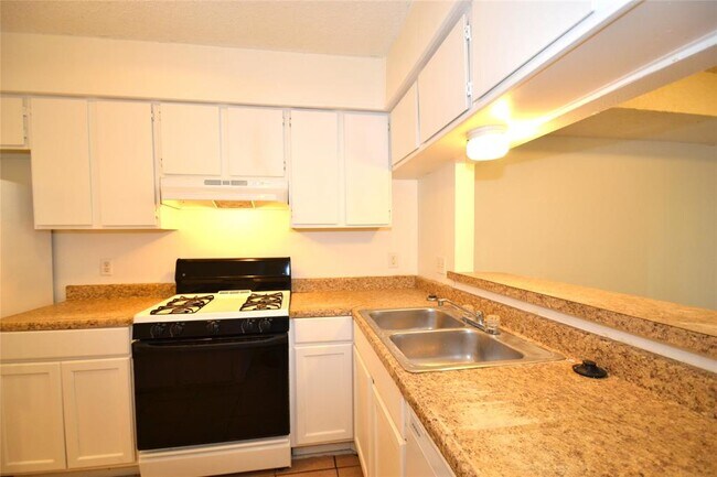 Foto del edificio - 1202 Southport Dr