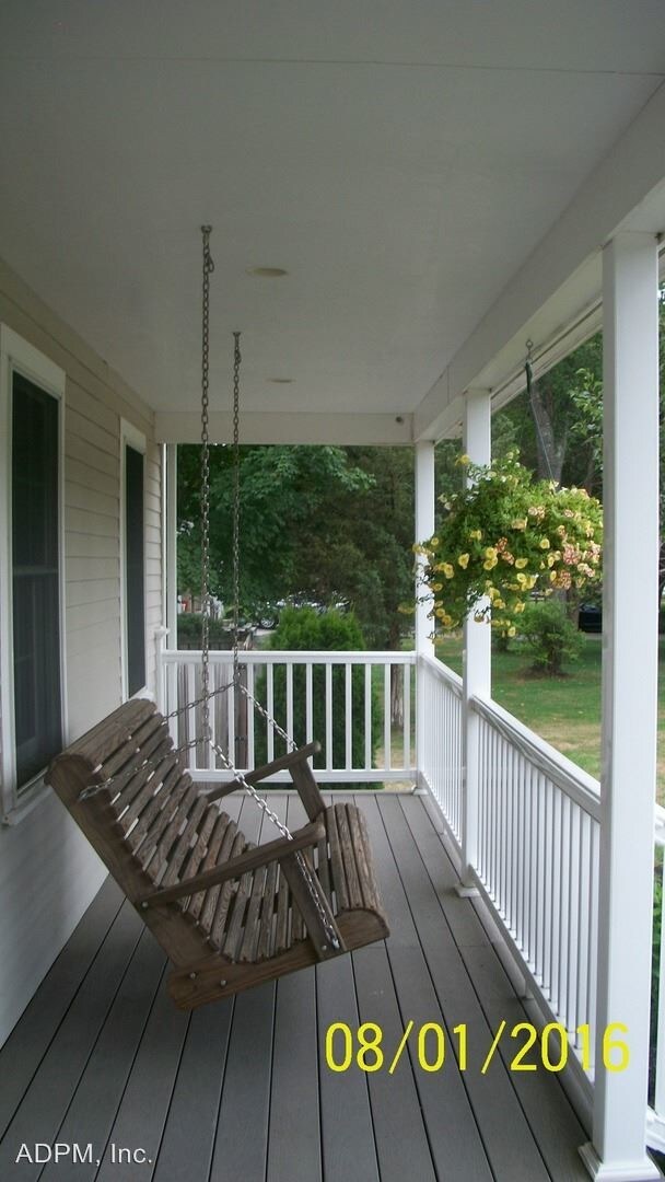 Building Photo - 4 br, 2.5 bath House - 9 Back River Rd.