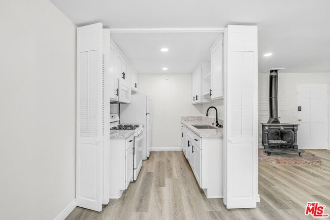 Foto del edificio - 10634 Holman Ave