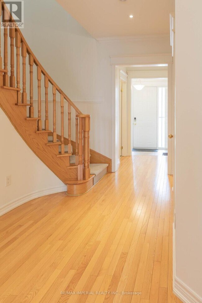 Photo du bâtiment - 73 Southvale Dr