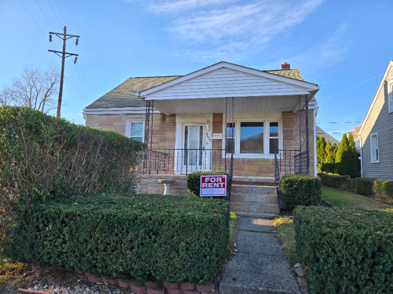 Primary Photo - 4619 Highland Ave