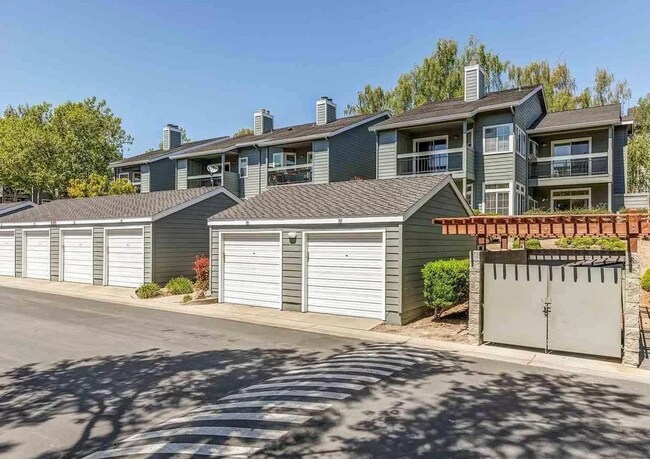 Foto del edificio - Fabulous Canyon Meadows Condo - Move-In Re...