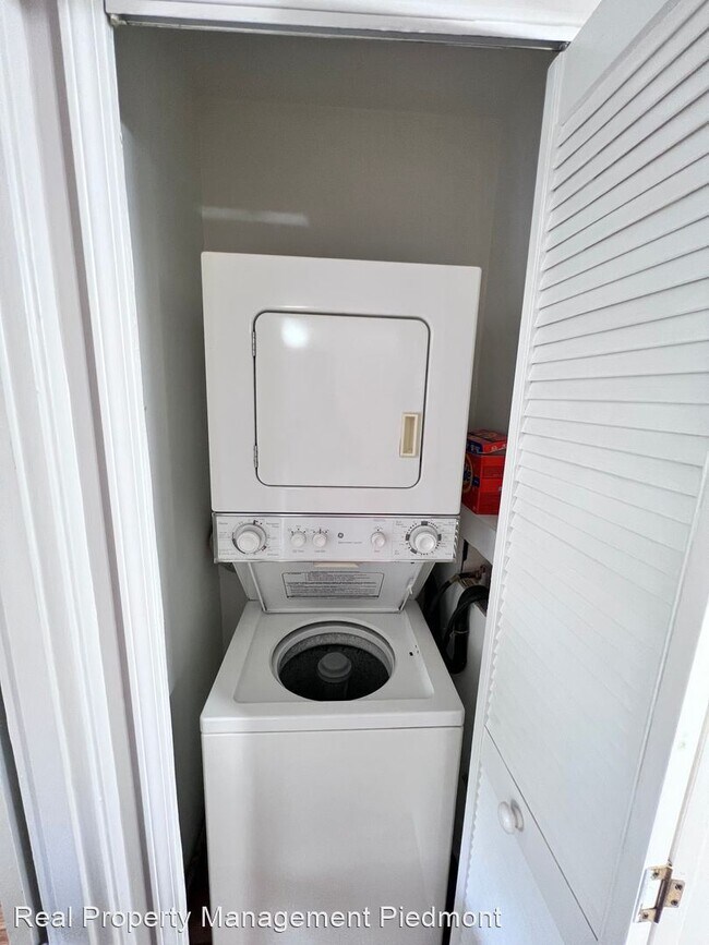 Foto del edificio - 1 br, 1 bath House - 327 Third Street NE U...
