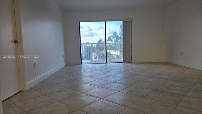 Foto del edificio - 110 S Shore Dr