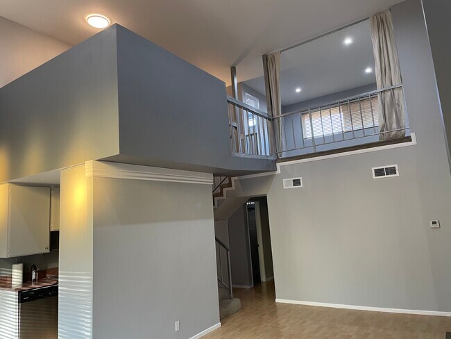 Foto del edificio - 4660 Coldwater Canyon Ave