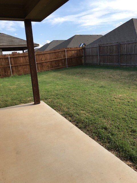 Building Photo - Fort Worth Side of Granbury - Gemstone Est...