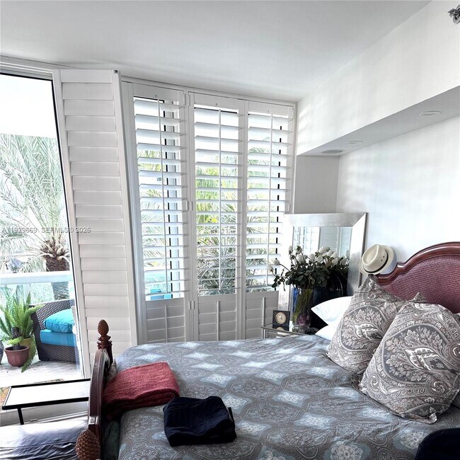 Foto del edificio - 1000 South Pointe Dr