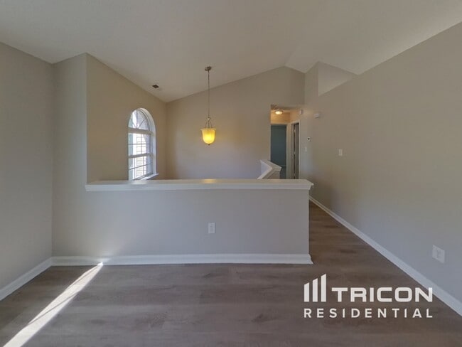Foto del edificio - 4422 Fawnbrook Ave SW