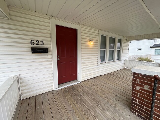 Building Photo - 3 Bedroom 1 Bathroom Single Family Home
