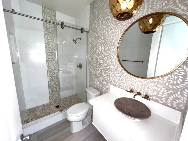 Building Photo - Gorgeous Home in Lake Forest!