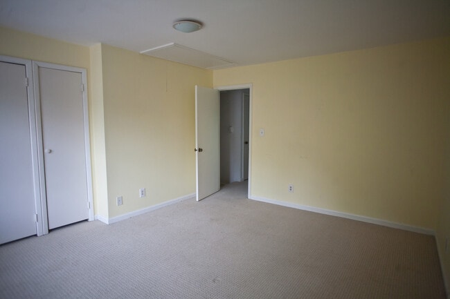 Photo - Two Bedroom Condo Minutes from Downtown!