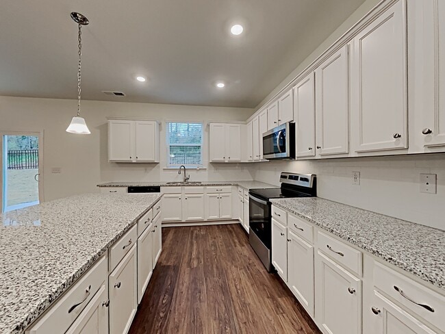 Building Photo - 2121 Brook Enclave Trail