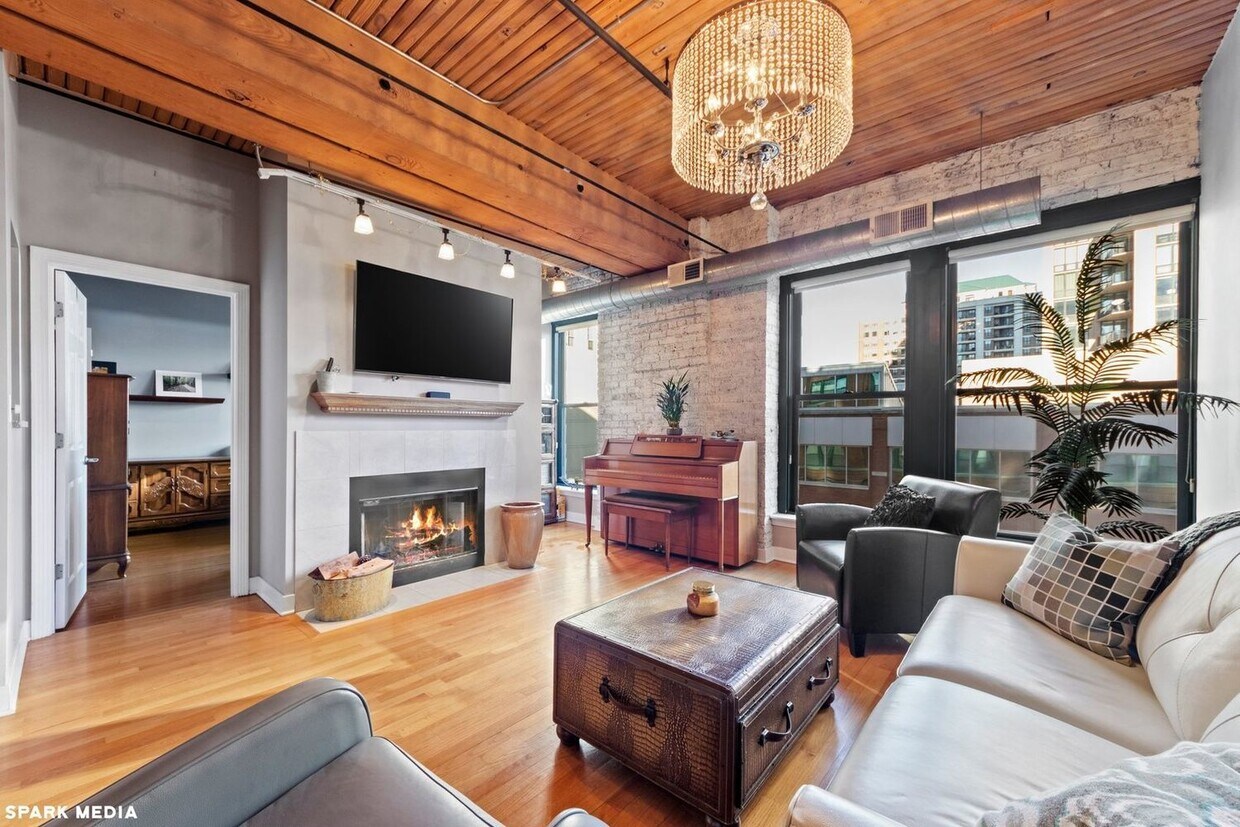 Foto principal - 411 W Ontario St
